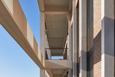 Kingston Egyetem, Town House – Tervező: Grafton Architects – Fotó: Ed Reeve, Dennis Gilbert, Alice Clancy