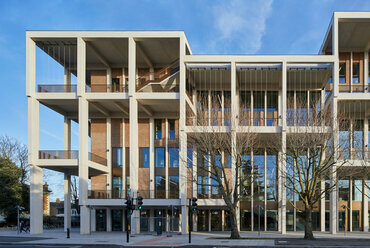 Kingston Egyetem, Town House – Tervező: Grafton Architects – Fotó: Ed Reeve, Dennis Gilbert, Alice Clancy