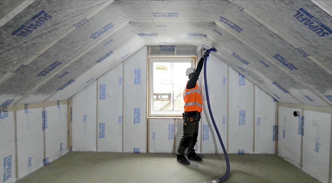 Szigetelés frissítése a szarufák között. Forrás: Knauf Insulation