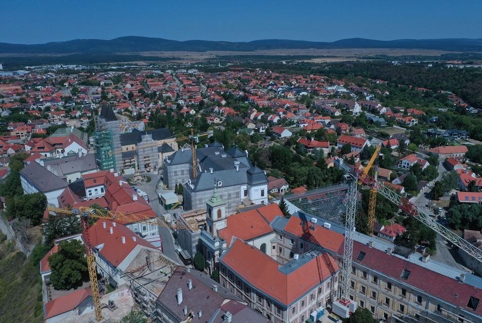 Számos beruházás mentesülhet a kormányzati zárolás alól