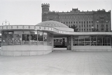 A budai postapalota kelet felől az éppen elkészült Széll Kálmán téri forgalmi csomópont felől, 1941, Forrás: Fortepan, Adományozó: Keller Ludwig