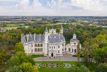 A turai kastély felújítása és hotellé történő átalakítása, Tervezők: TSPC Kft., BSE Plan, Fogadóépület: PLANT - Atelier Peter Kis, Fotó: Gulyás Attila