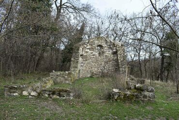 Tihany, Újlaki templomrom a Veszprémi Főegyházmegye templomainak adatbázisához (Veszprémi Főegyházmegyei Könyvtár és Levéltár NFKFIH K 134806. számú (OTKA-)pályázat) készített fotósorozatból (fotó: Jankovics Norbert, 2020)