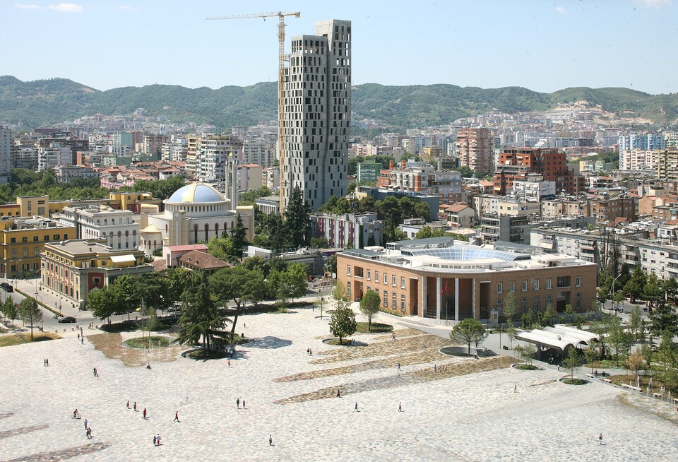 51N4E: Skanderbeg tér, az átalakítás után. Fotó: Filip Dujardin