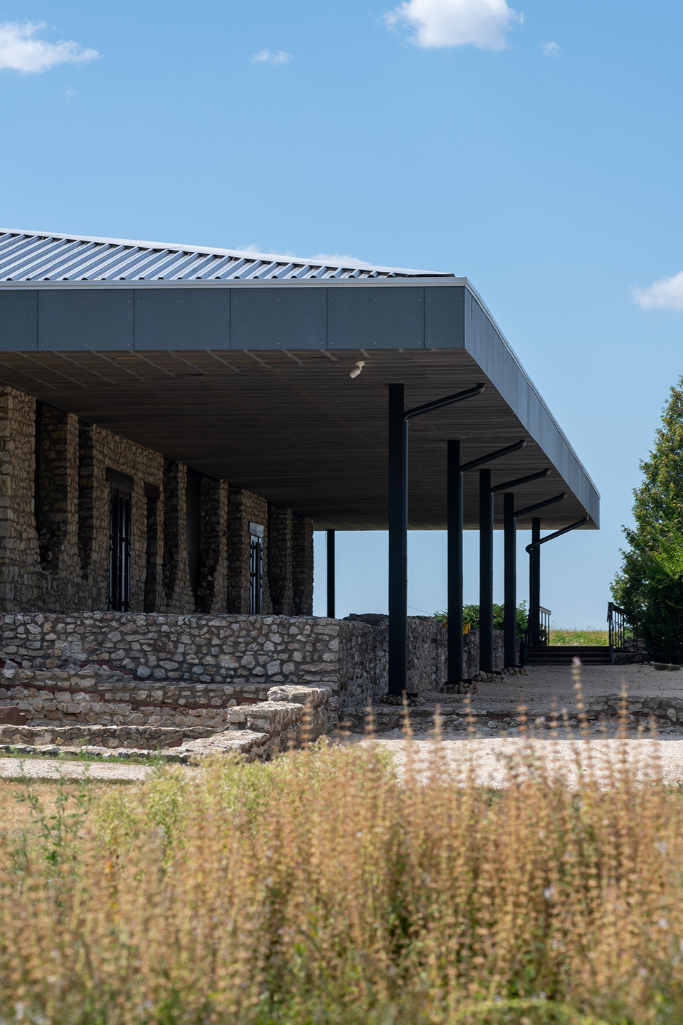 A Villa Romana Baláca megújult védőépülete, Tervező: 2 Rabb Kft., Fotó: Réthey-Prikkel Tamás