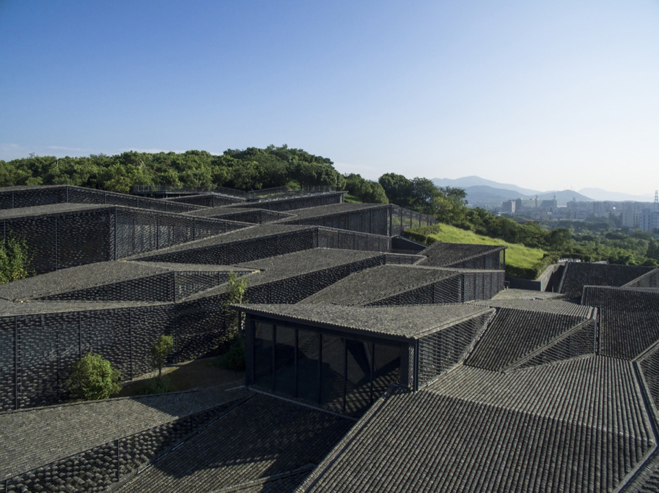 China Academy of Arts’ Folk Art Museum, Hangzhou, Kína / Kengo Kuma and Associates / fotó: Eiichi Kano via Archdaily