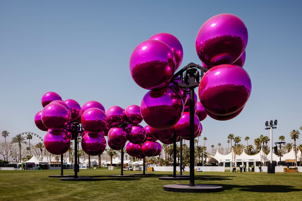 Vincent Leroy: Molecular Cloud - Coachella Valley Music and Arts Festival 2023. Fotó: Lance Gerber, forrás: Coachella