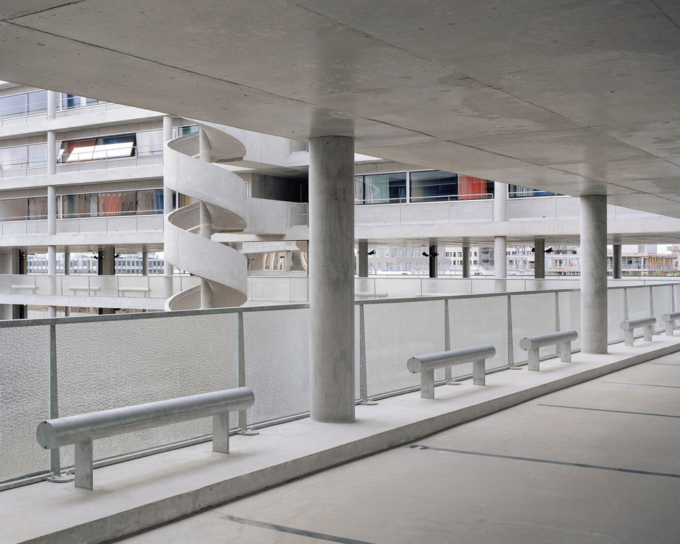 Bruther: Kollégium és parkolóház, Saclay. Fotó: Maxime Delvaux