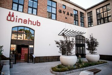 Óbuda szívében megnyitotta kapuit a Winehub borközpont. Fotó: Szmodits Balázs
