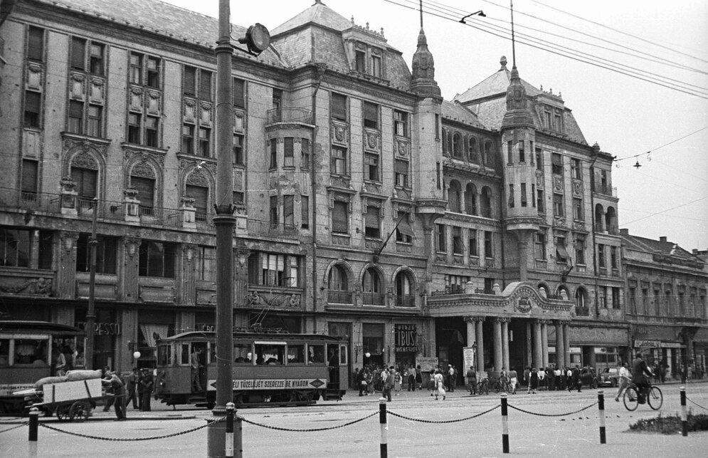 Aranybika Szálloda, 1953. Forrás: Fortepan / Nagy Gyula
