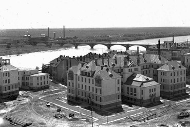 Szeged, Klinikakert, előtérben a sebészeti klinika tömbje, 1929. Forrás: Fortepan / Kozma János
