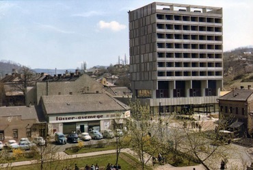 Karancs szálló, 1964. Forrás: Betonfalak harmóniája – a Dornyay Béla Múzeum online kiállítása
