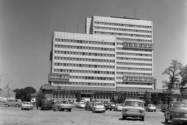 Deák Ferenc tér 3., Pártház és Megyei Tanács, 1973. Forrás: Fortepan / Nagy Gyula
