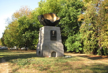 Gábor Áron emlékmű, Budapest, II. kerület // Kiss Sándor és Vadász György, 1980 // Frank György fotója
