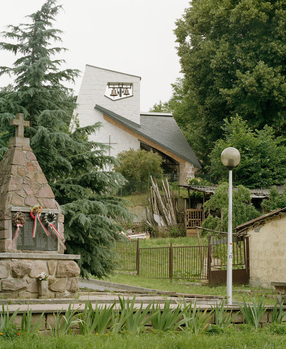 A cserépváraljai Munkás Szent József templom felújítása. Tervező: Partizan Architecture. Fotó: Danyi Balázs (Építészfórum archívum)
