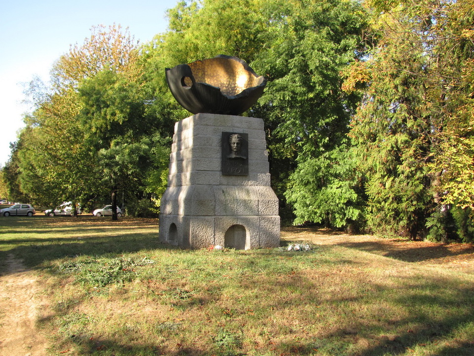 Gábor Áron emlékmű, Budapest, II. kerület // Kiss Sándor és Vadász György, 1980 // Frank György fotója
