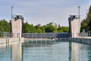 Siófoki nagyműtárgyak rekonstrukciója, üzemviteli épület és új köztér létesítése. Masterplan és építészeti tervezés: Térhálózat. Fotó: Viktorin Krisztián – Sugar and Salt
