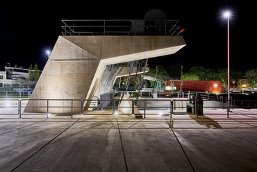 Siófoki nagyműtárgyak rekonstrukciója, üzemviteli épület és új köztér létesítése. Masterplan és építészeti tervezés: Térhálózat. Fotó: Viktorin Krisztián – Sugar and Salt
