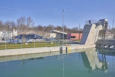 Siófoki nagyműtárgyak rekonstrukciója, üzemviteli épület és új köztér létesítése. Masterplan és építészeti tervezés: Térhálózat. Fotó: Viktorin Krisztián – Sugar and Salt
