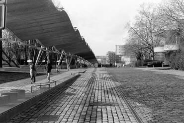 Figyelmes kószálók a Parc de la Villette-ben. Fotó: Klaniczay János, 2024.
