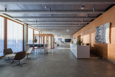 TRUMPF Gödöllő showroom. Építészet: Barlow Leibinger & Óbuda Group
