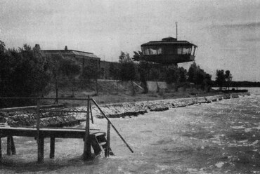 Molnár Péter: Meteorológiai Obszervatórium és viharjelző állomás, Siófok. Forrás: Magyar Építőművészet 5 (1956) 9. 285-288.
