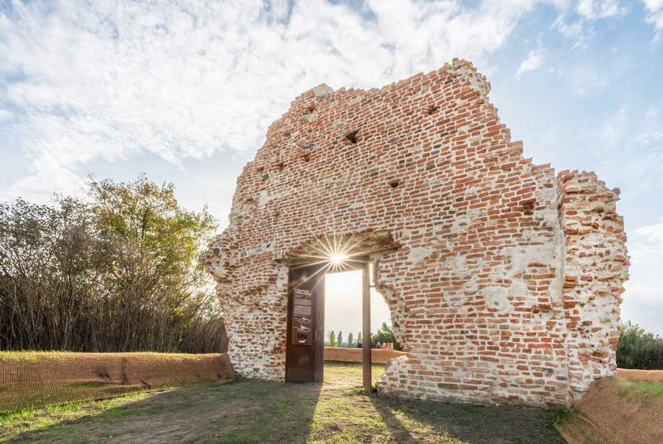 Nyolcszáz év nyomában – újjáéled a Varjaskéri templomrom