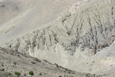 Barlanglakások 3500 m magasan