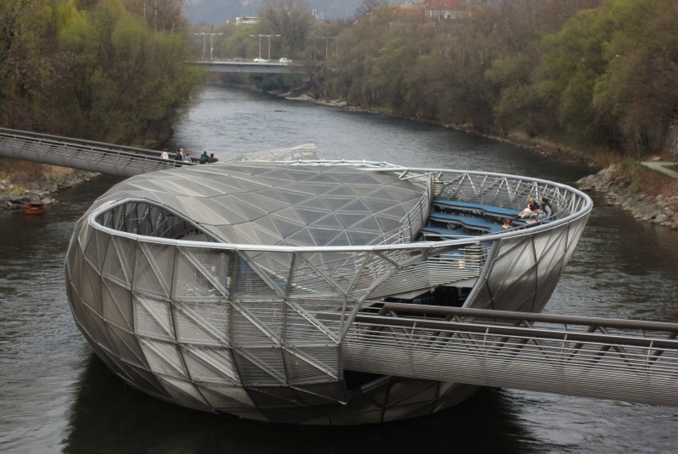 Mesterséges sziget a Mura folyón - Vito Acconci