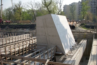 Szerkezetkész  állapotban a négyes metró állomásai III.