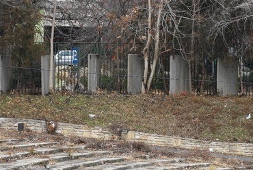 Betonlamellák a parkszínpadnál, fotó: Bardóczi sándor