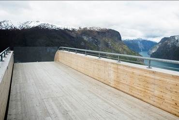 Saunders Architecture – Aurland kilátó (2006)