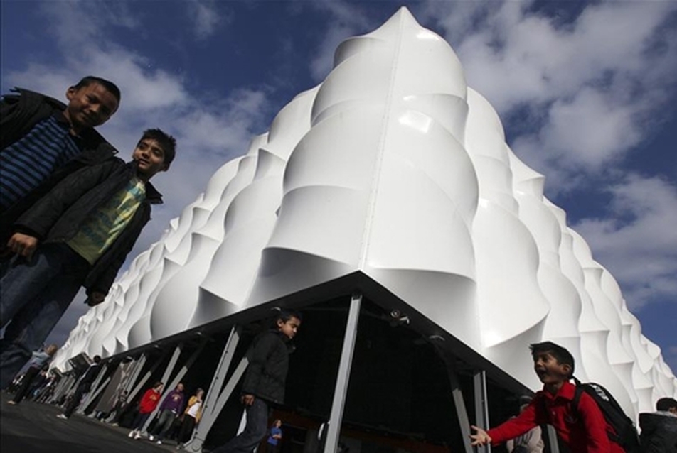 Basketball Aréna - tervező: KSS Design Group-Wilkinson Eyre Architects