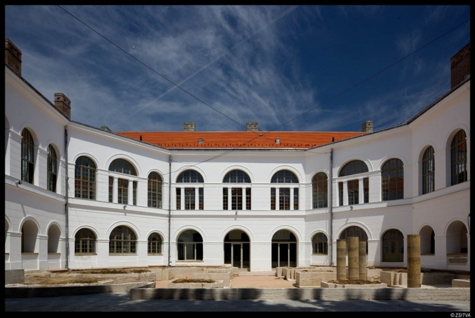 Szekszárdi Vármegyeháza - vezető tervezők: Lajtai Zoltán és Práger Mária, fotó: Zsitva Tibor