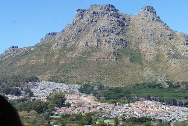 Hegyre kúszó nyomortelep, Hout Bay  - fotó: Bardóczi Sándor