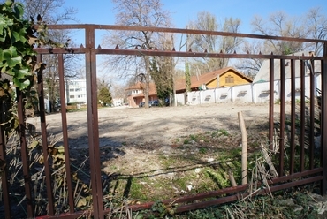 Üres telek a rómain (foto: Bardóczi Sándor)