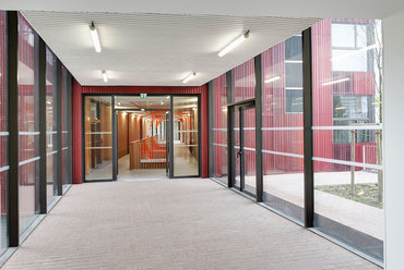 Jean Lurçat College, Saint Denis, fotó: Mikou Design Studio