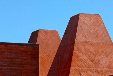 Paula Rego Museum, Cascais, Portugália, 2009. Forrás: Wikipedia