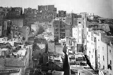 A kráter mélyének épületei - Életképek - Valetta yesteryear/damals, 1943