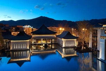 St Regis Lhasa Resort, Tibet. Forrás: www.idesignarch.com