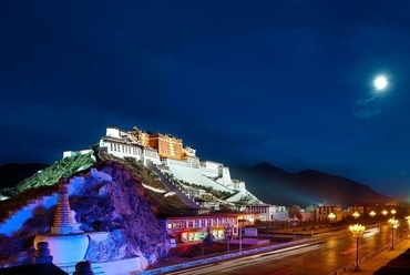 St Regis Lhasa Resort, Tibet. Forrás: www.idesignarch.com