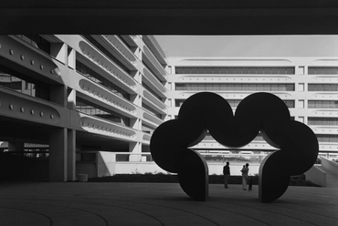 Trade Group Offices (now called Edmund Barton Building), Canberra, 1970-74 - fotó: Max Dupain