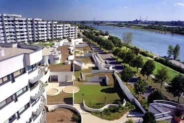 Wohnpark Neue Donau, Bécs, 1993-98 - fotó: Eric Sierins