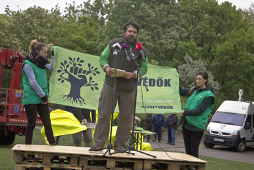 élő fa a Ligetért - forrás: Greenpeace