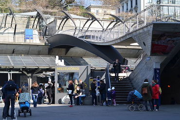 Zürich Stadelhofen - építész: Santiago Calatrava - forrás: Wikipedia