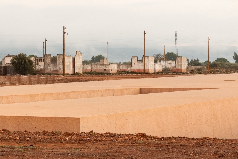 Rivesaltes emlékközpont - építész: Rudy Ricciotti - fotó: M. Hédelin / Région Languedoc-Roussillon