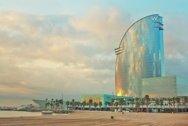 Hotel W - építész: Ricardo Bofill - forrás: www.theculturetrip.com