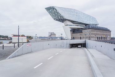 Kikötői Hivatal - építész: Zaha Hadid, Patrik Schumacher - fotó: Alukönigstahl