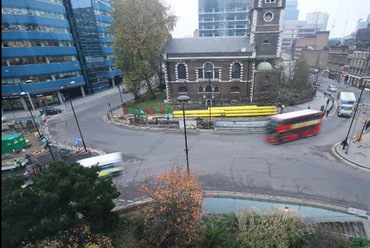 Az Aldgate Square a felújítás előtt (Fotó City of London)