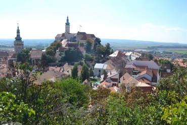 Mikulov látképe a várral. 